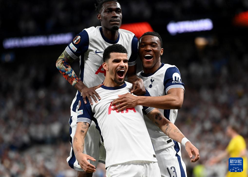 19岁22天，莱比锡边锋迪奥曼德成为德甲历史第二年轻戴帽球员