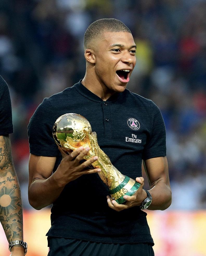 谁给了球迷“训话”的权力？