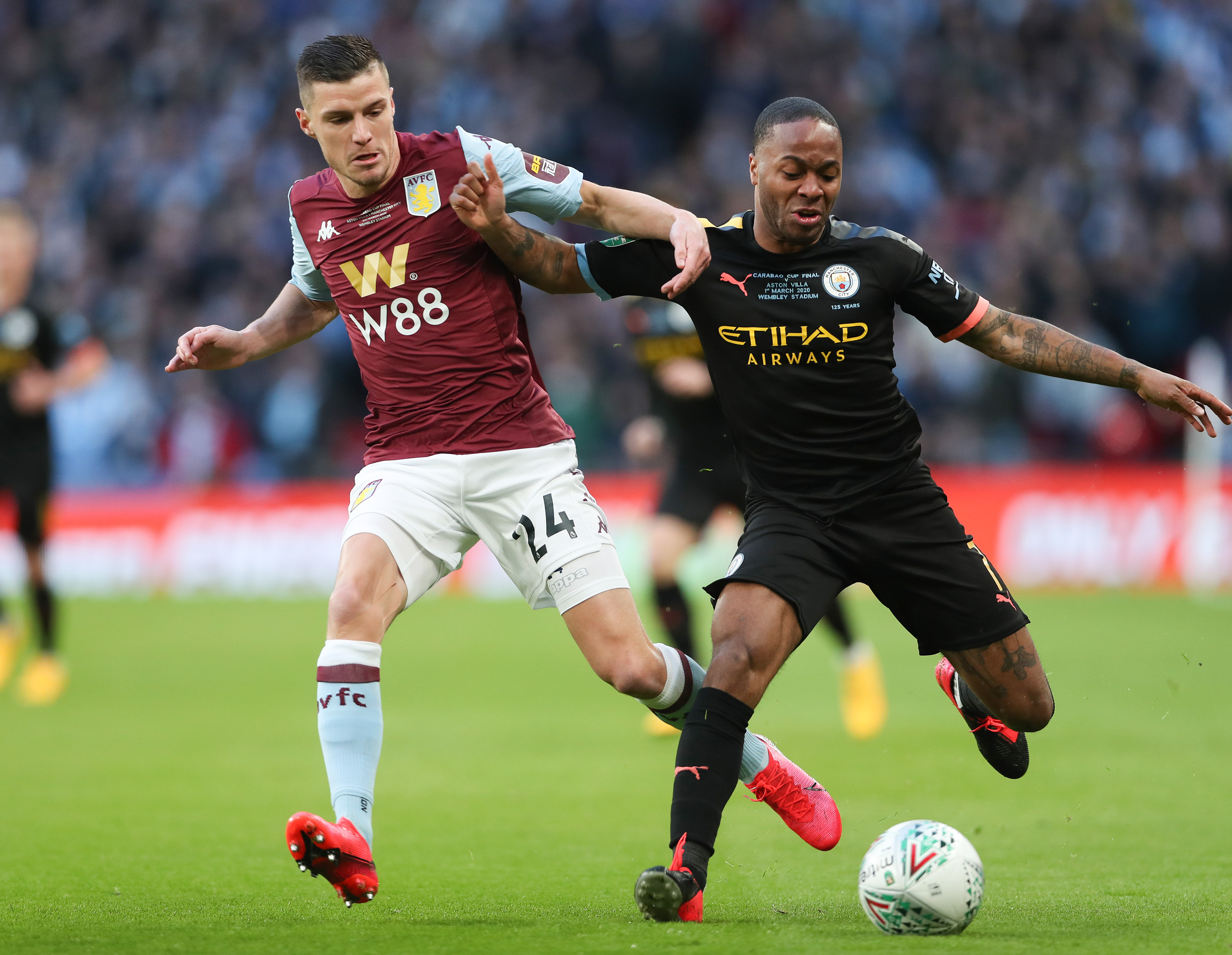 足球西甲豪门签下才华中场，合约长达七年